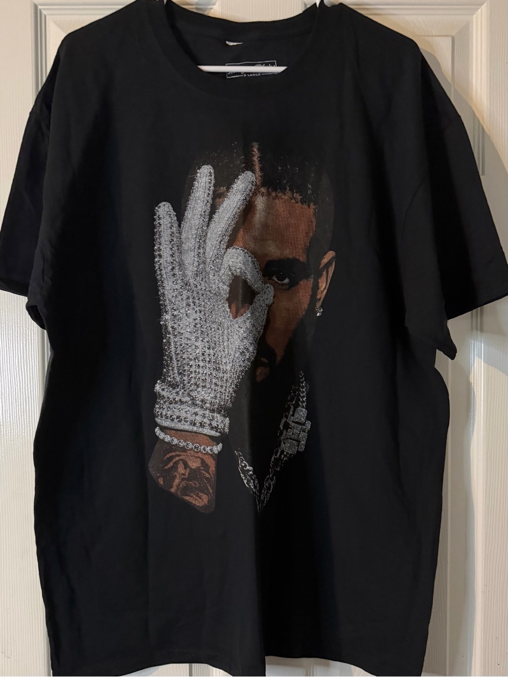 Drake Black Graphic Men’s T‑Shirt with Silver Glove Print